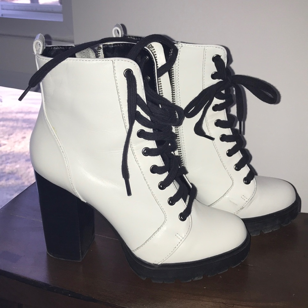 Combat boots